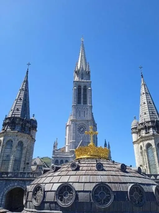 Appartement Lourdes Proche Sanctuaire Duplex 12 Voyageurs 150M2 Lit Bebe Et Balcon Fumeur En Exterieur