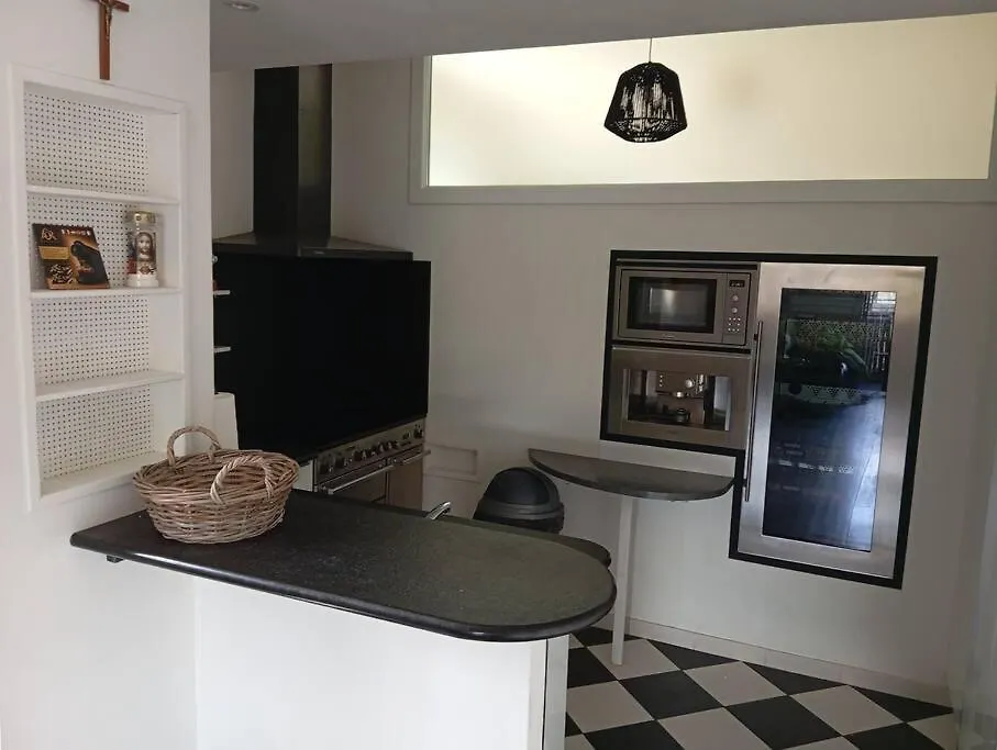 Appartement Lourdes Proche Sanctuaire Duplex 12 Voyageurs 150M2 Lit Bebe Et Balcon Fumeur En Exterieur 0*,  France