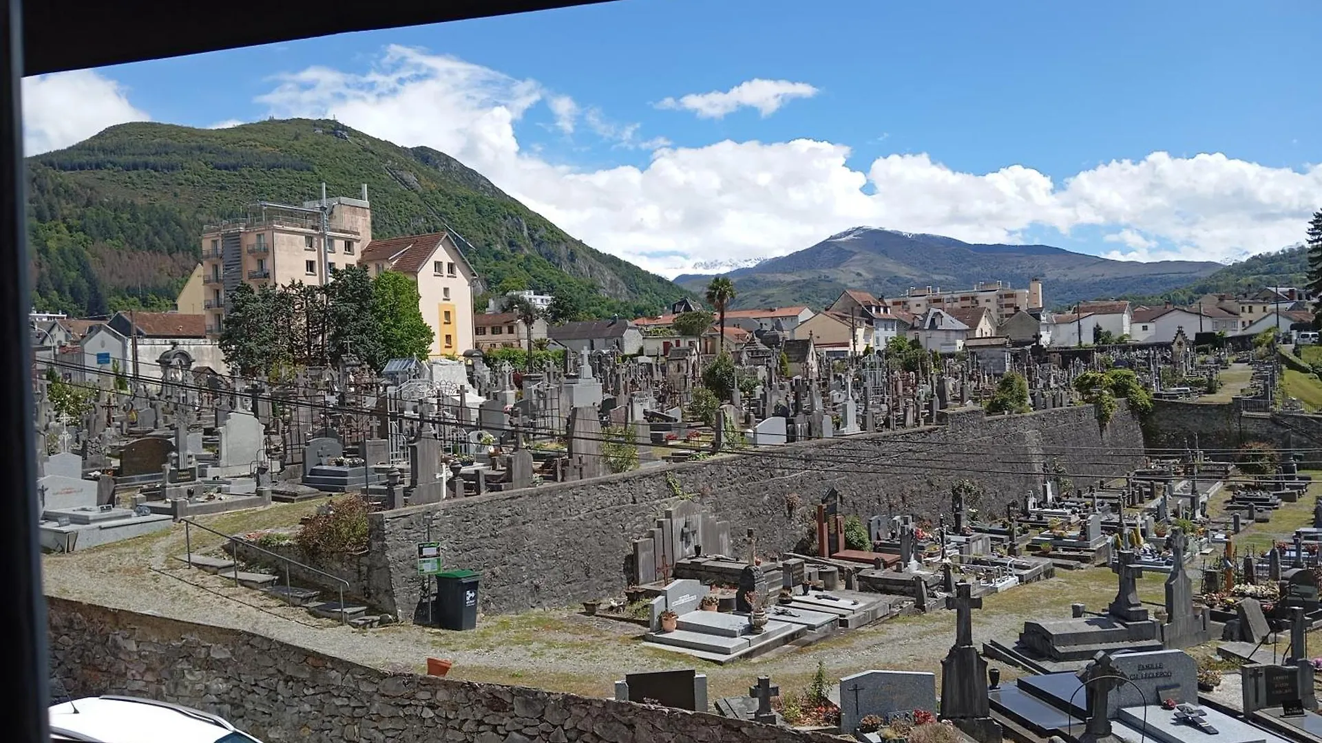 Appartement Lourdes Proche Sanctuaire Duplex 12 Voyageurs 150M2 Lit Bebe Et Balcon Fumeur En Exterieur